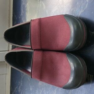 Dansko Maroon Burgundy Rubber Toe Clogs Size 38 Size 7.5